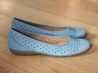 Ballerines ajourées Gabor en cuir bleu jean