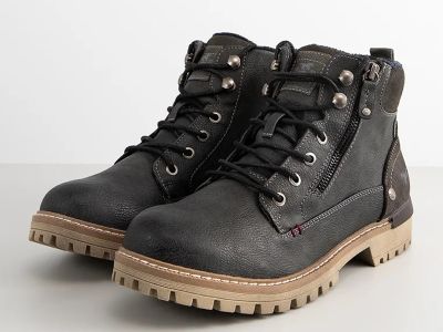 Chaussures montantes Boots gris graphite Mustang