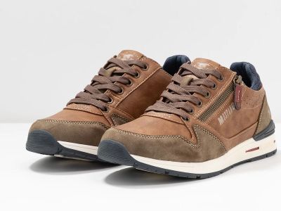 Chaussures sneakers marron de Mustang